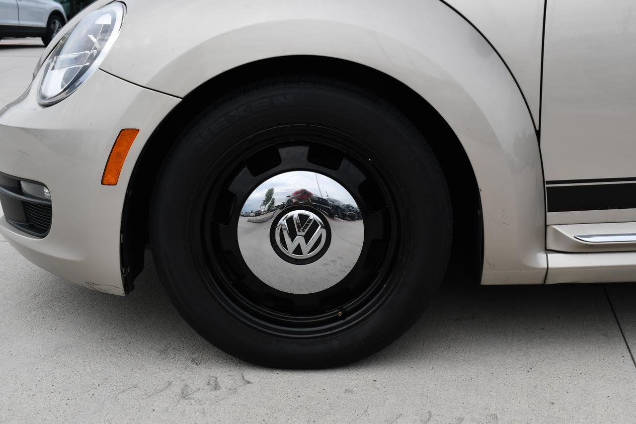 2013 VOLKSWAGEN BEETLE Houston TX