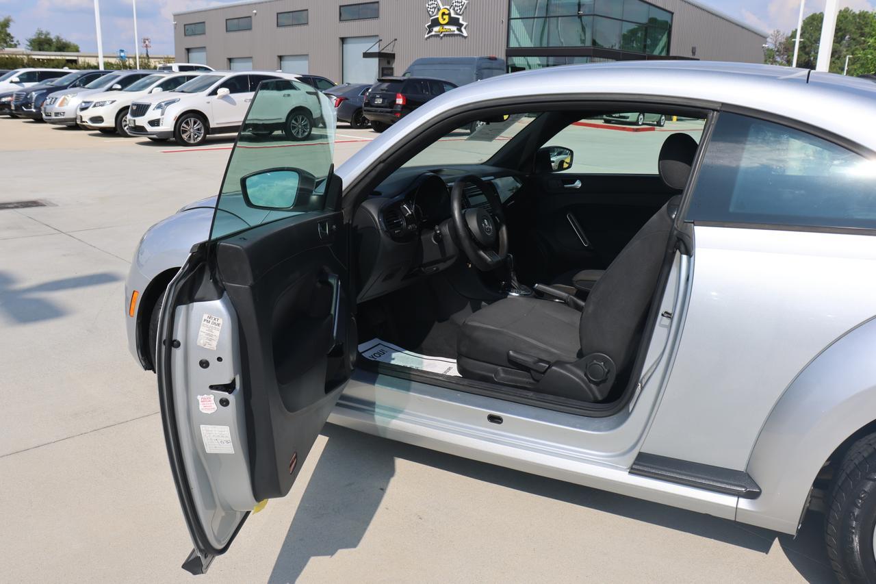2013 VOLKSWAGEN BEETLE Houston TX