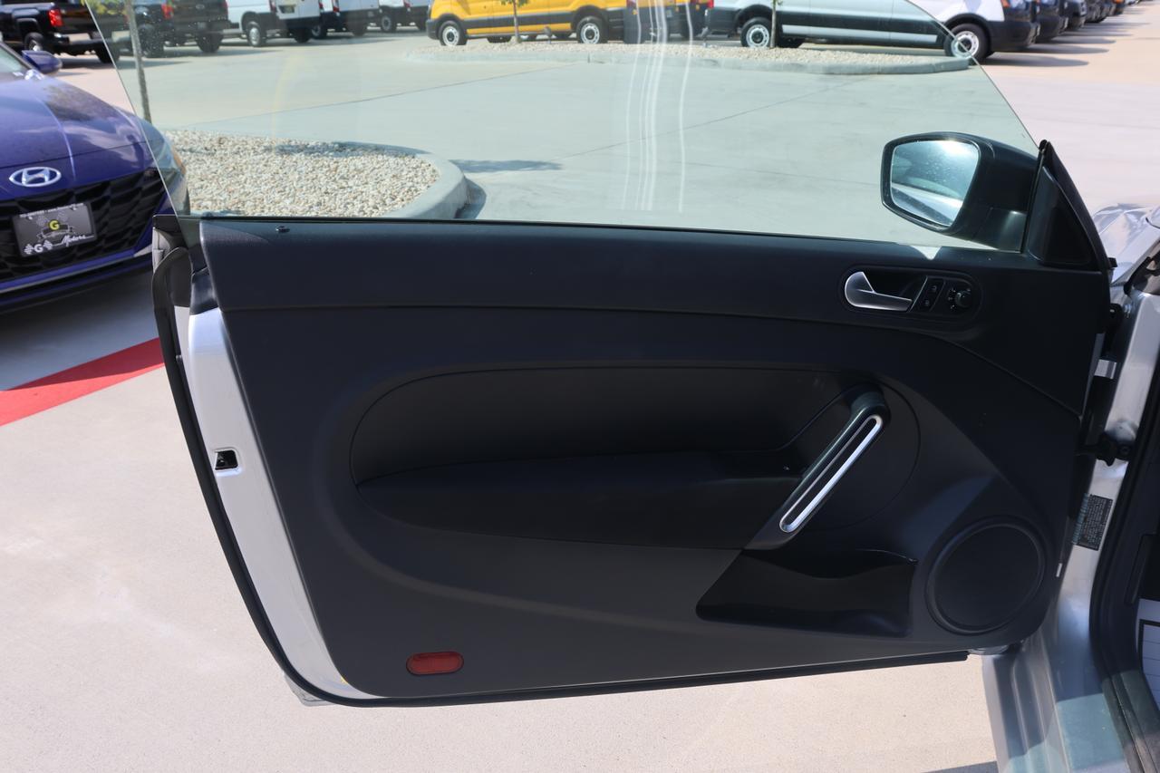 2013 VOLKSWAGEN BEETLE Houston TX