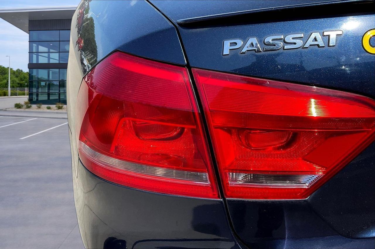 2013 VOLKSWAGEN PASSAT SEL Houston TX