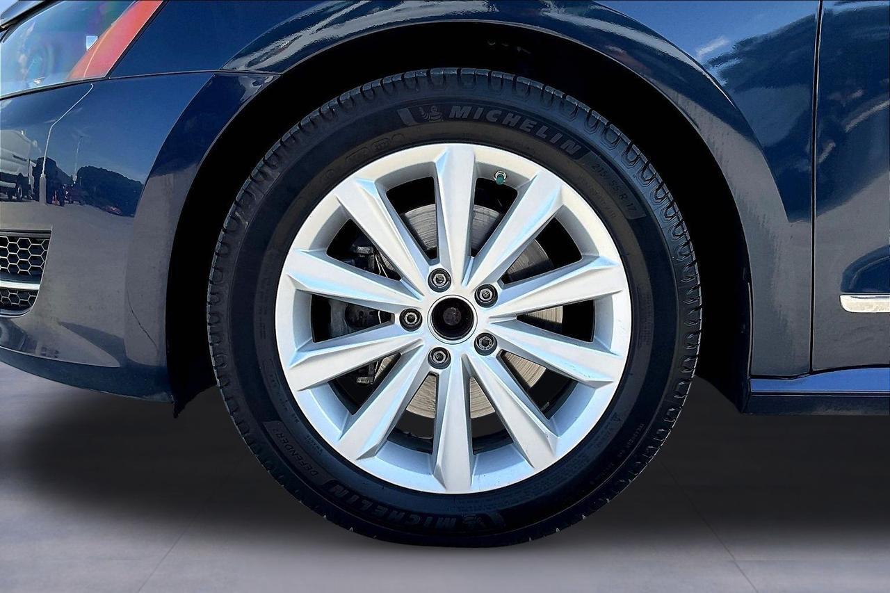 2013 VOLKSWAGEN PASSAT SEL Houston TX