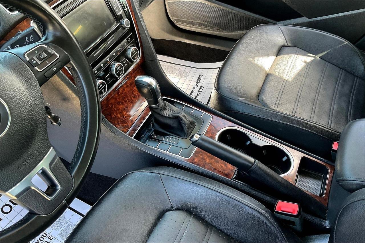 2013 VOLKSWAGEN PASSAT SEL Houston TX