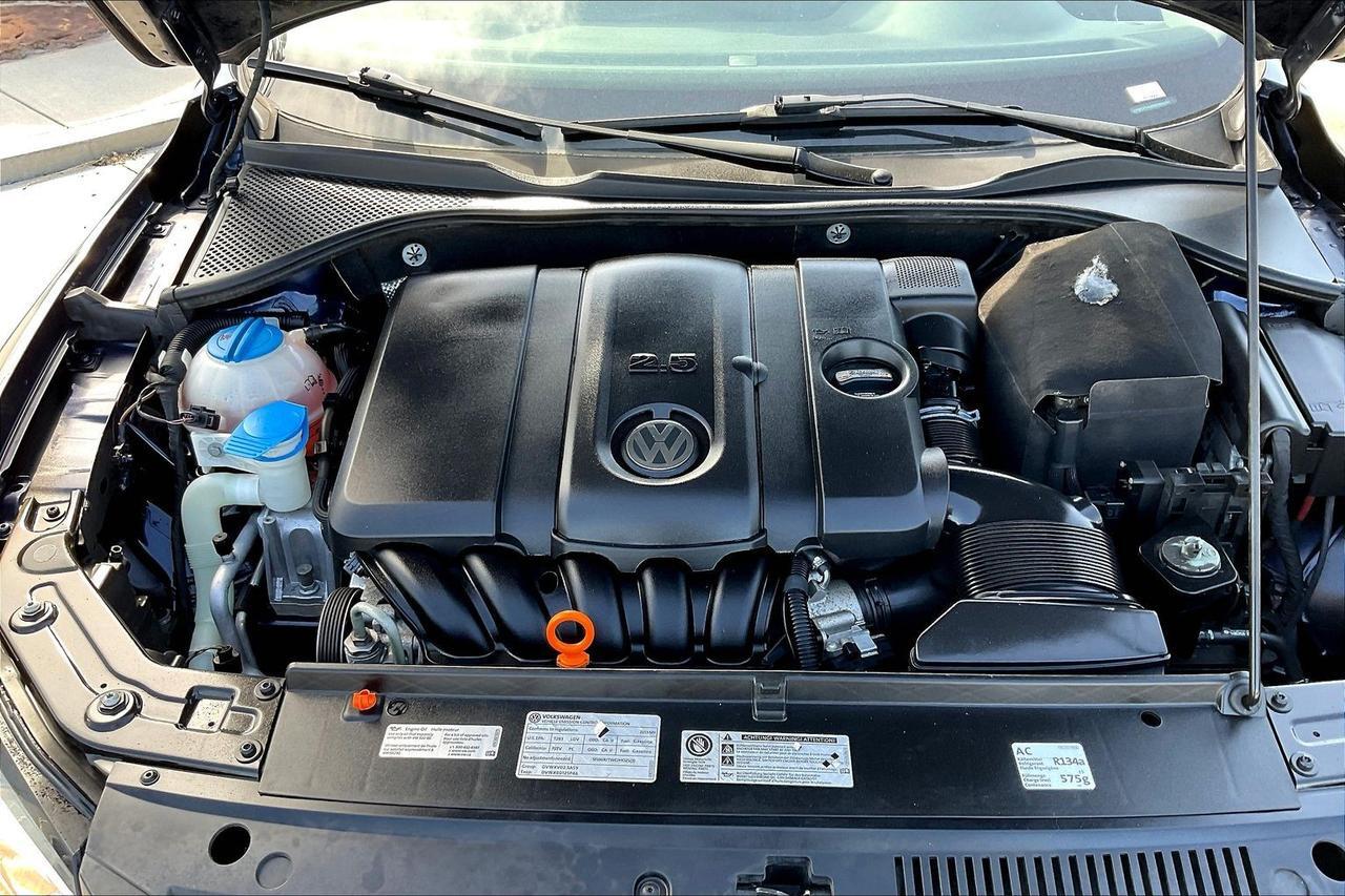 2013 VOLKSWAGEN PASSAT SEL Houston TX