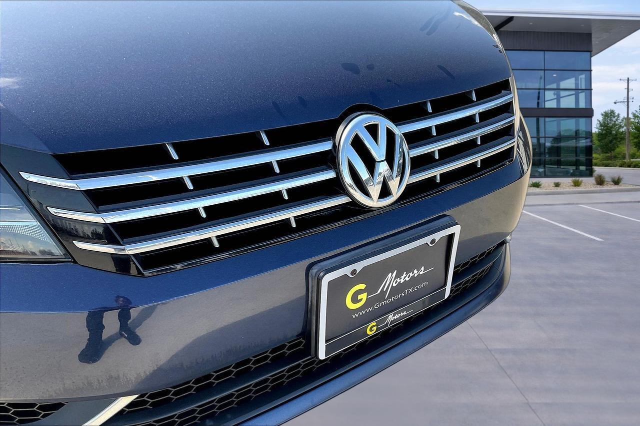 2013 VOLKSWAGEN PASSAT SEL Houston TX
