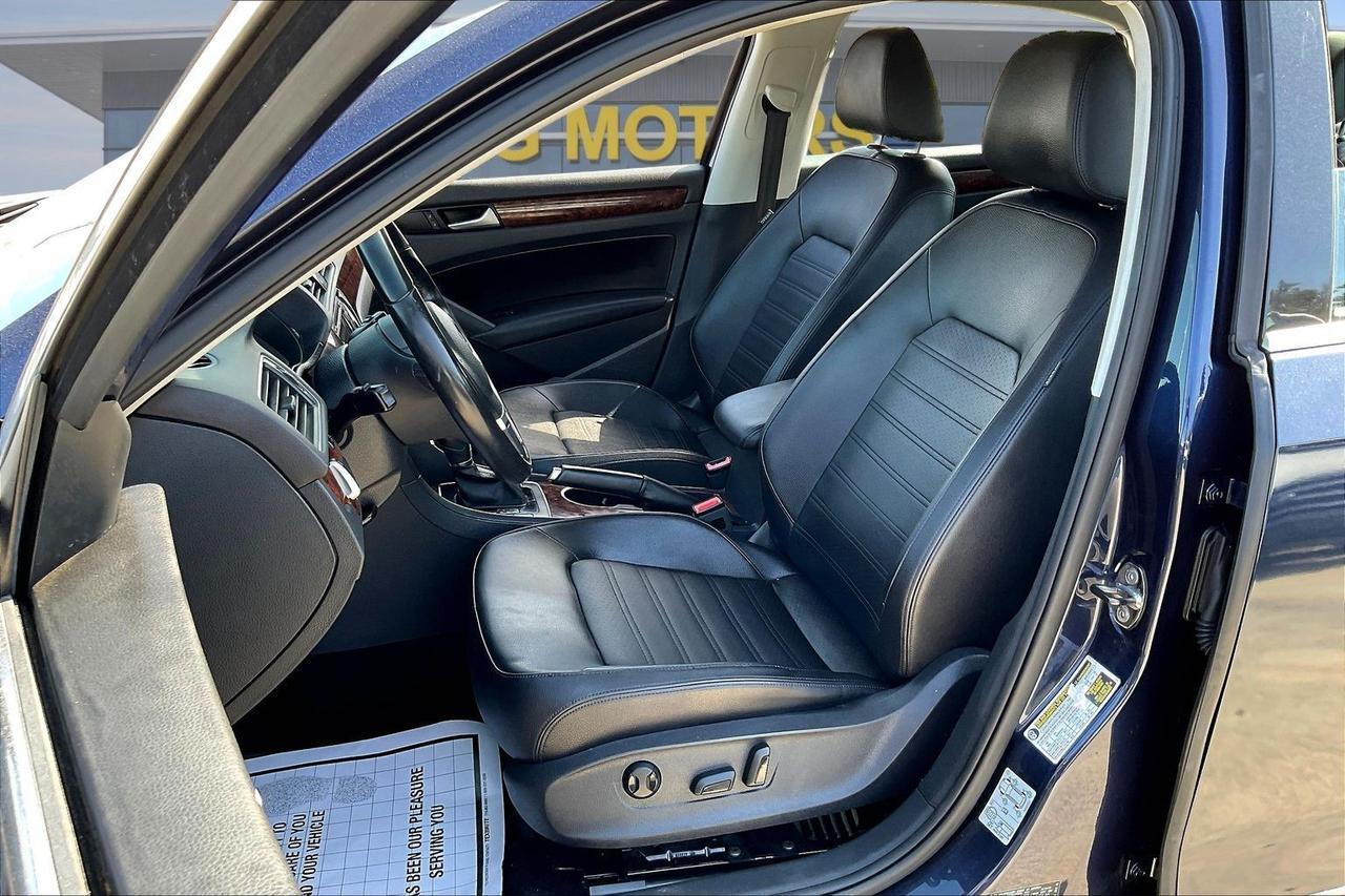 2013 VOLKSWAGEN PASSAT SEL Houston TX