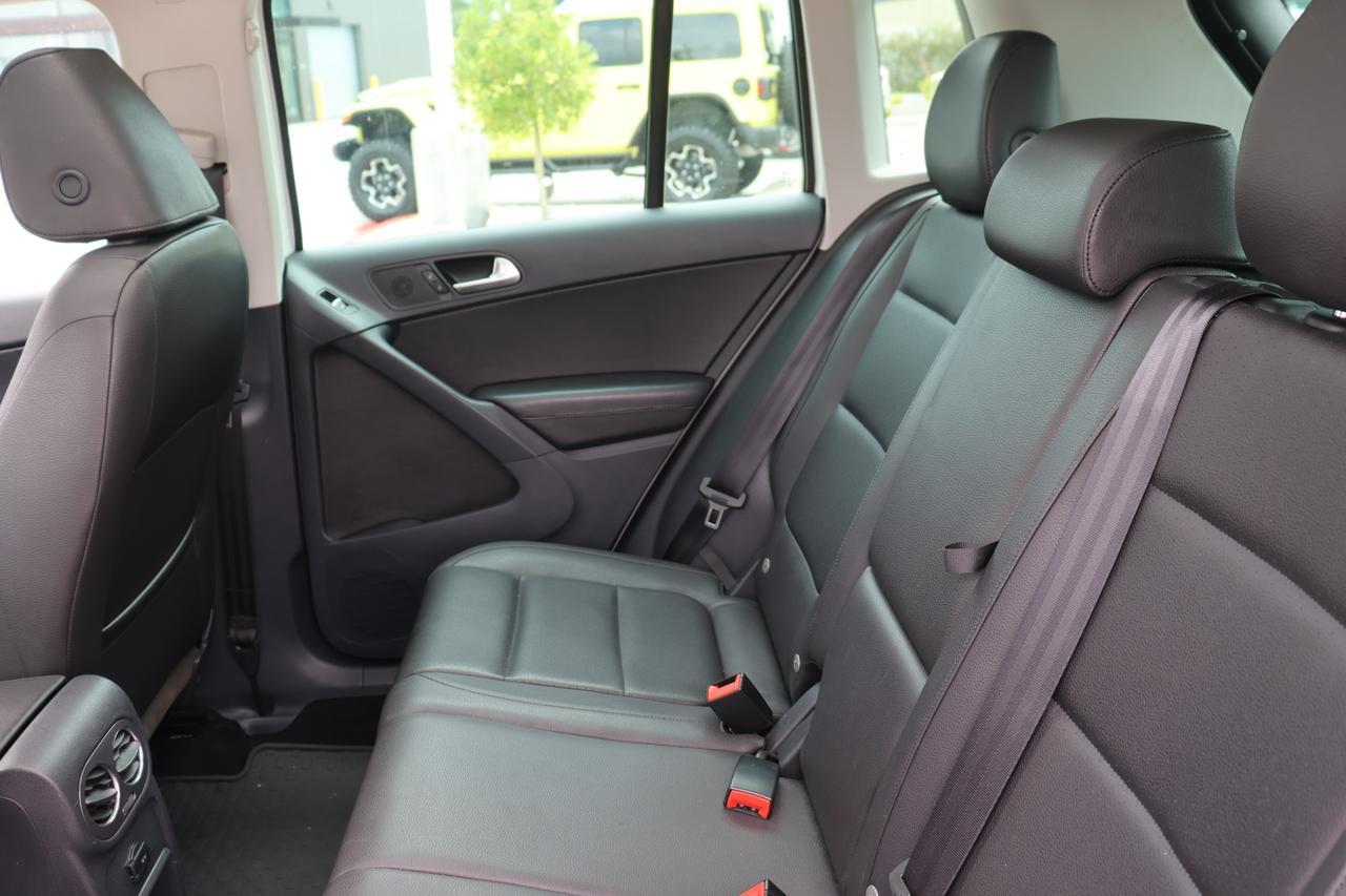 2013 VOLKSWAGEN TIGUAN S Houston TX