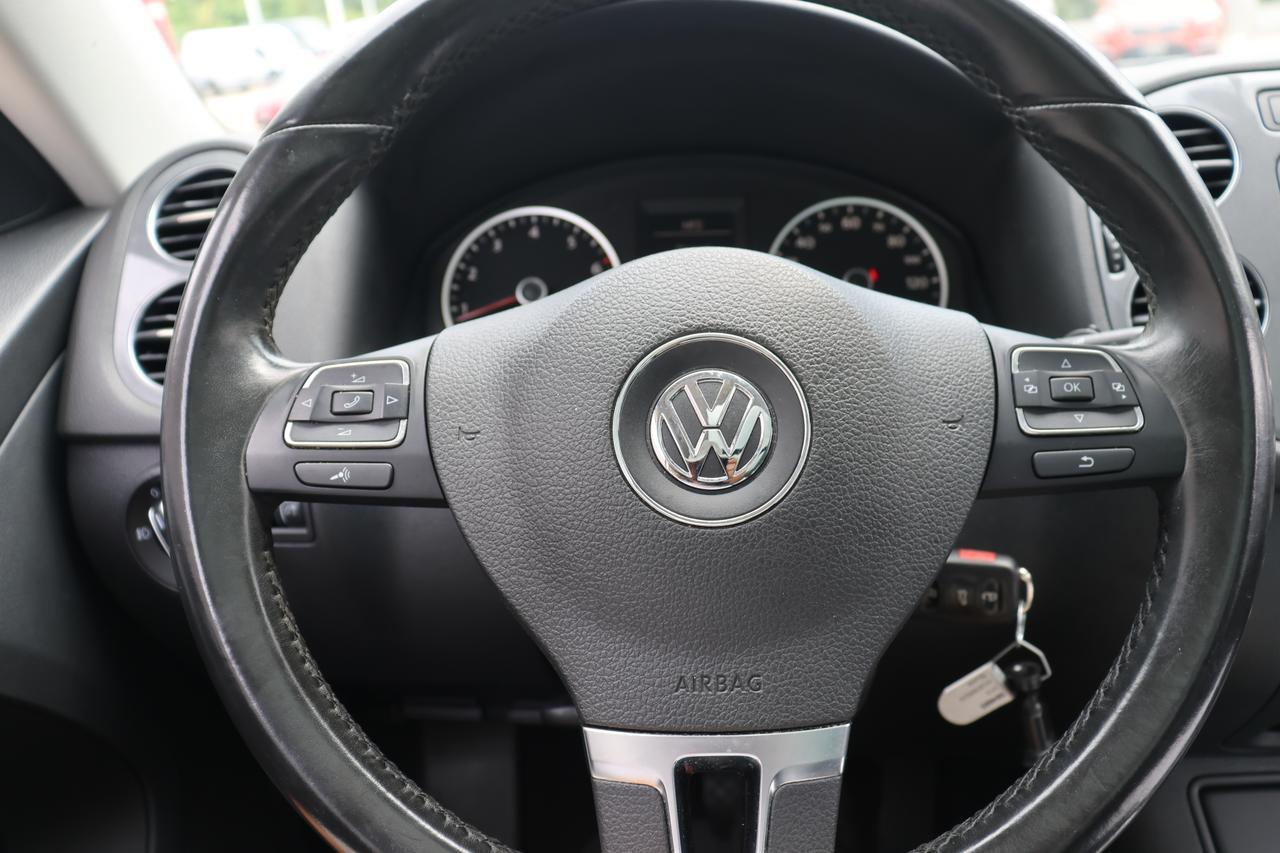 2013 VOLKSWAGEN TIGUAN S Houston TX