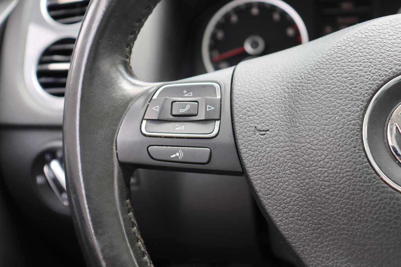 2013 VOLKSWAGEN TIGUAN S Houston TX