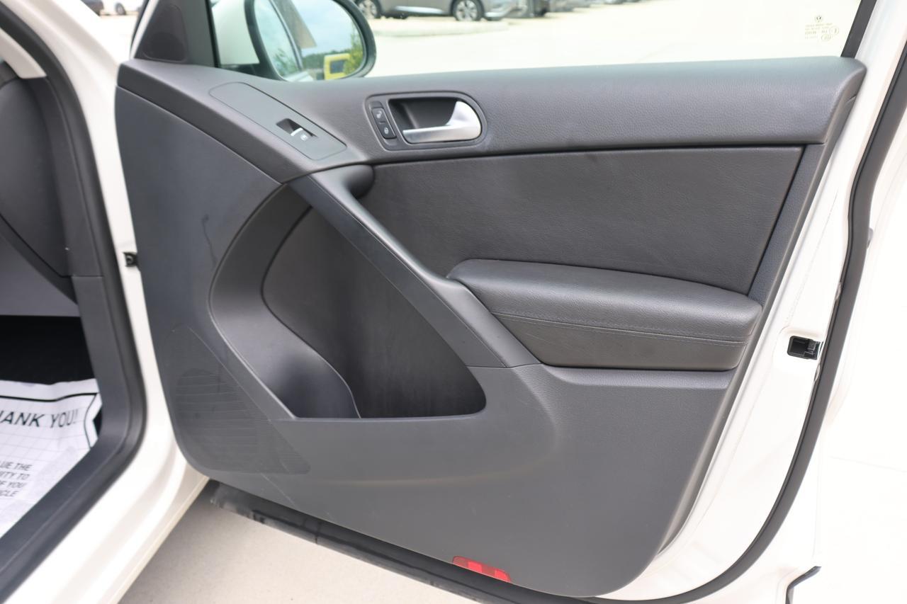 2013 VOLKSWAGEN TIGUAN S Houston TX