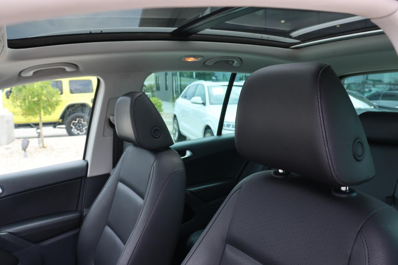 2013 VOLKSWAGEN TIGUAN S Houston TX