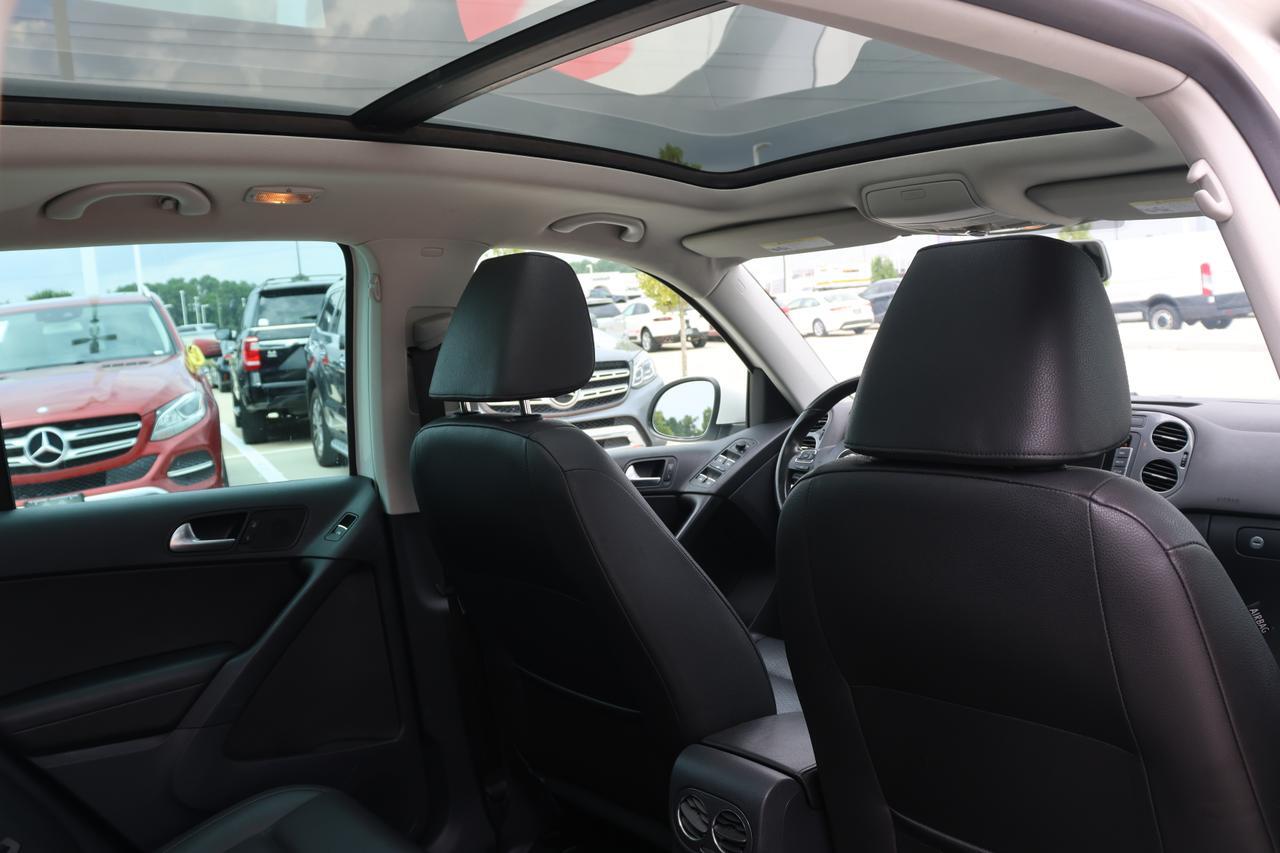 2013 VOLKSWAGEN TIGUAN S Houston TX
