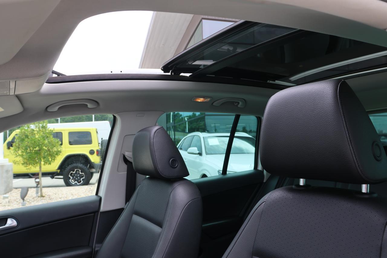 2013 VOLKSWAGEN TIGUAN S Houston TX