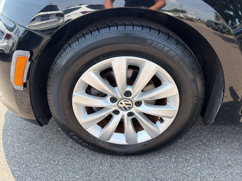 2013 Volkswagen Beetle 2.5L Entry Wilmington NC