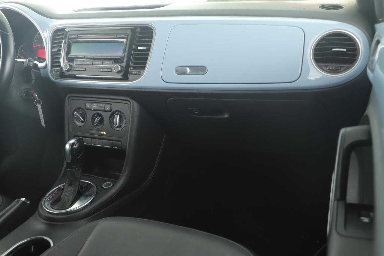 2013 Volkswagen Beetle Convertible 2.5L New Braunfels TX