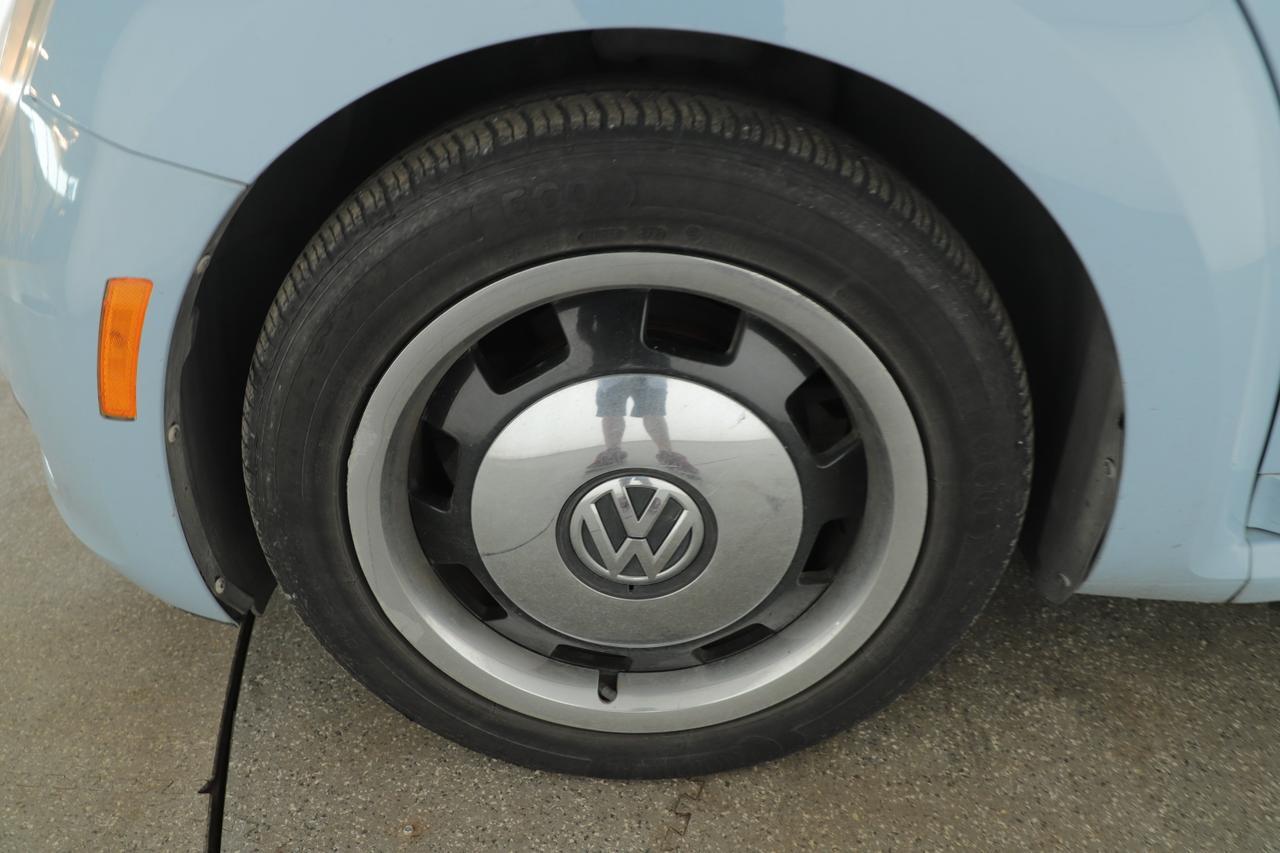 2013 Volkswagen Beetle Convertible 2.5L New Braunfels TX