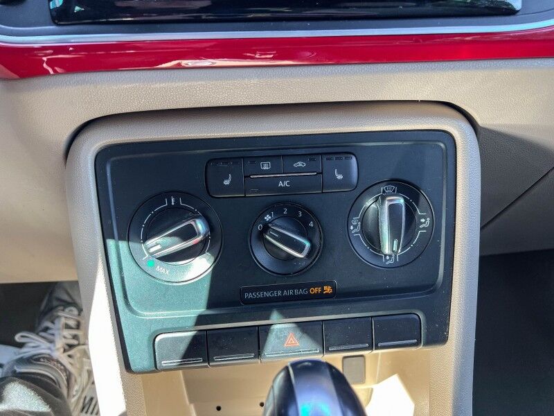 2013 Volkswagen Beetle Convertible 2.5L Wilmington NC