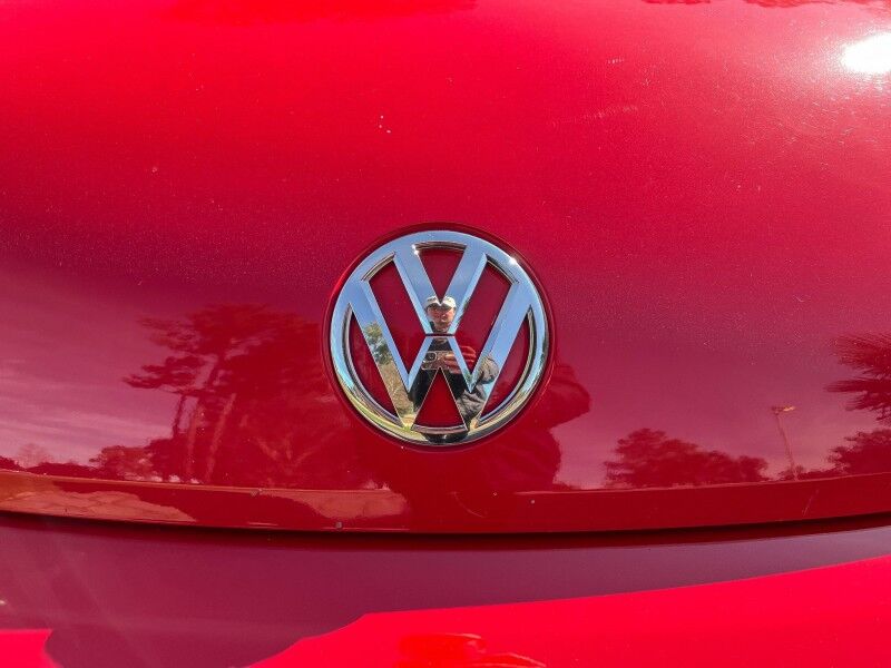 2013 Volkswagen Beetle Convertible 2.5L Wilmington NC