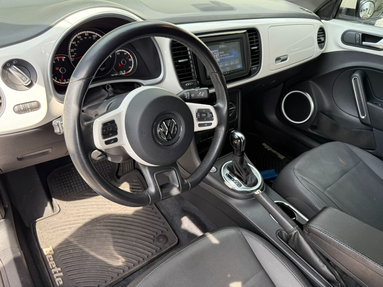 2013 Volkswagen Beetle Convertible 2dr Auto 2.5L PZEV Jacksonville FL