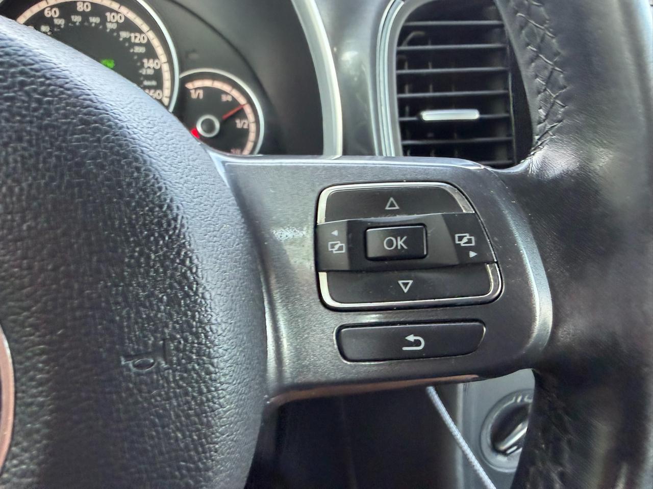 2013 Volkswagen Beetle Convertible 2dr DSG 2.0L TDI Jacksonville FL