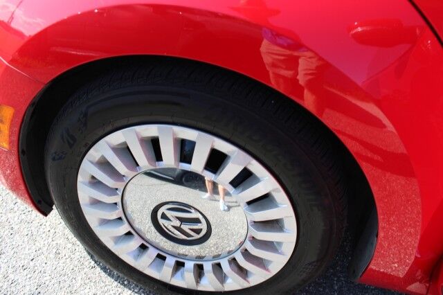 2013 Volkswagen Beetle Coupe 2.5L SUN AND SOUND Melbourne FL