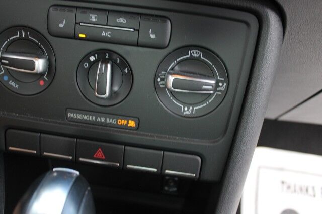 2013 Volkswagen Beetle Coupe 2.5L w/Sun Melbourne FL