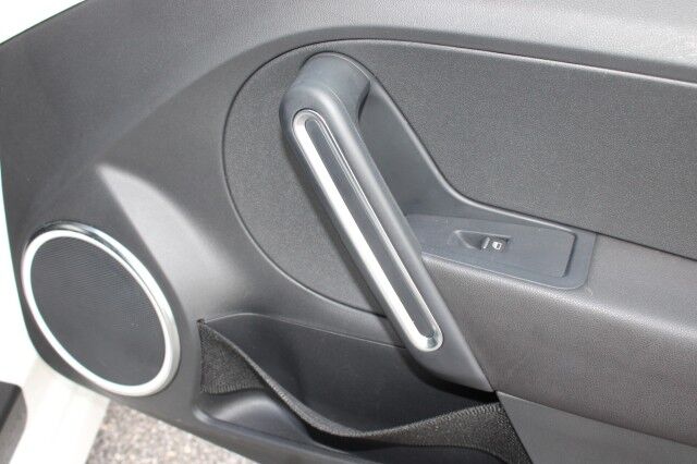 2013 Volkswagen Beetle Coupe 2.5L w/Sun Melbourne FL