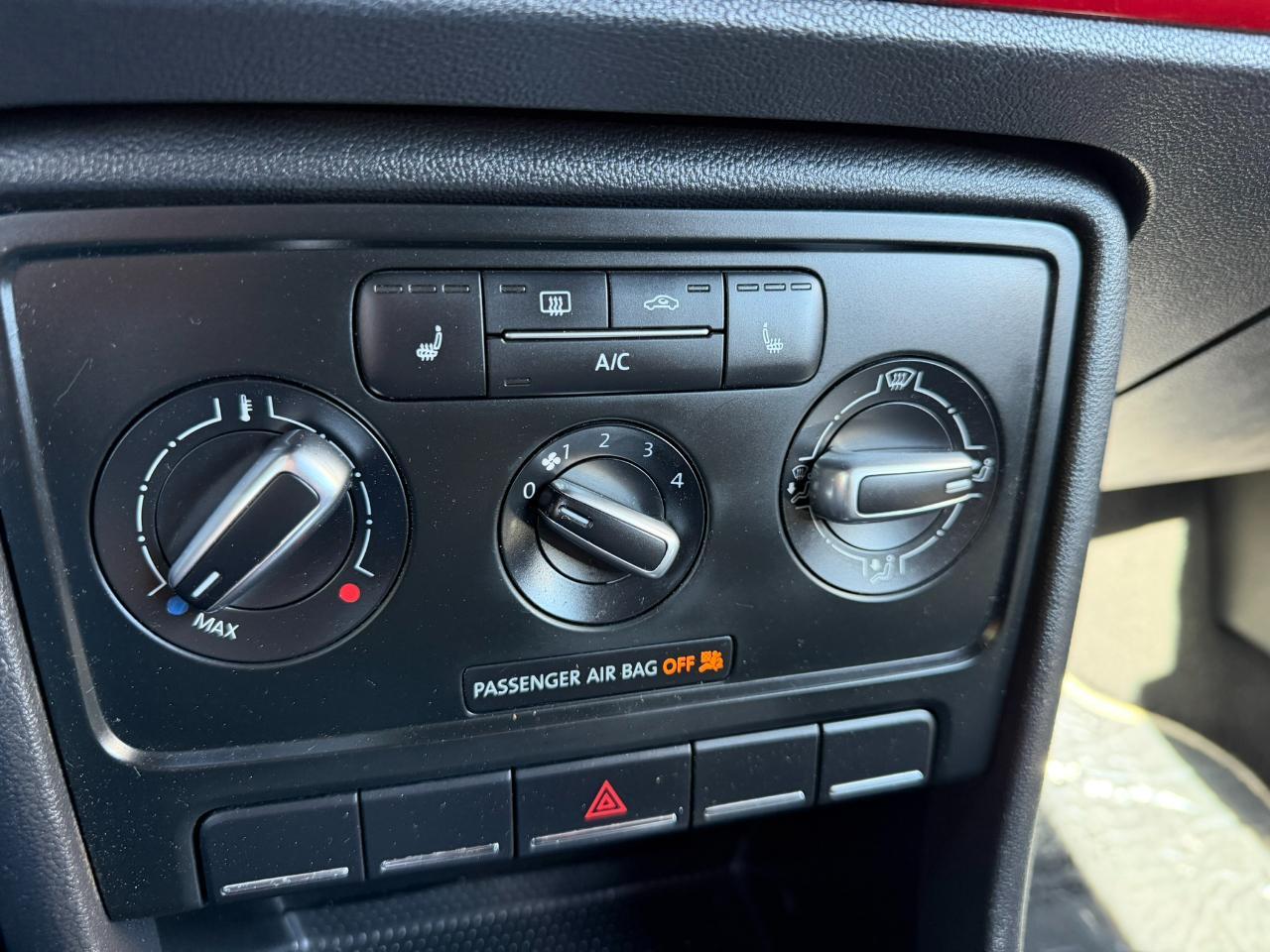 2013 Volkswagen Beetle Coupe 2dr Auto 2.5L PZEV Jacksonville FL