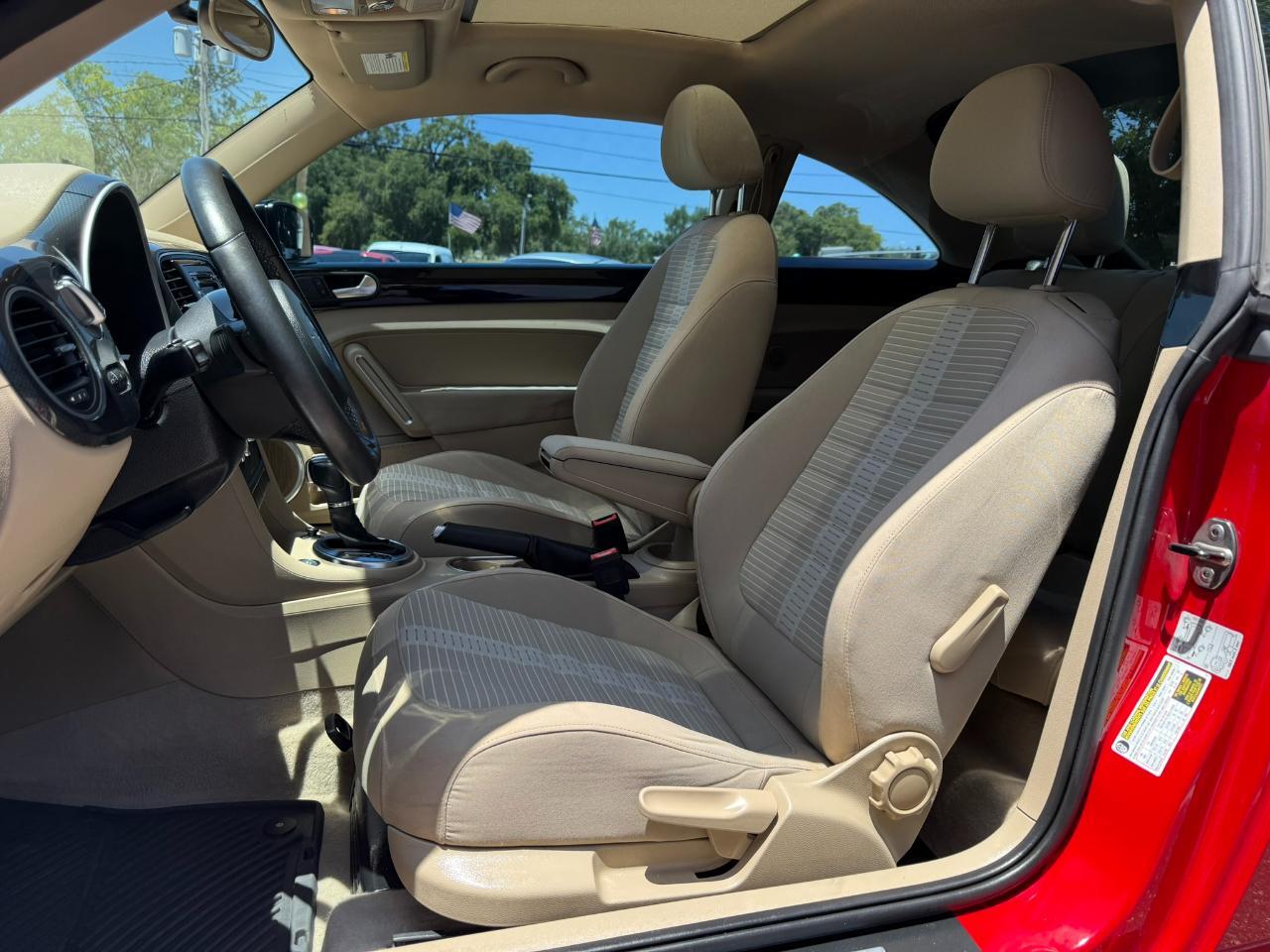 2013 Volkswagen Beetle Coupe 2dr DSG 2.0T Turbo PZEV Jacksonville FL