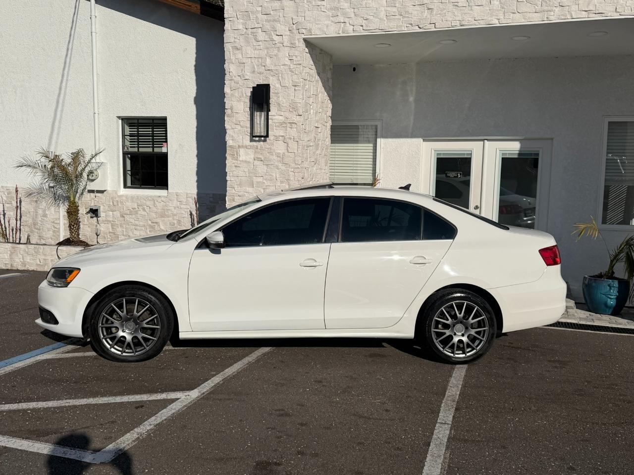 2013 Volkswagen Jetta Sedan 4dr DSG TDI