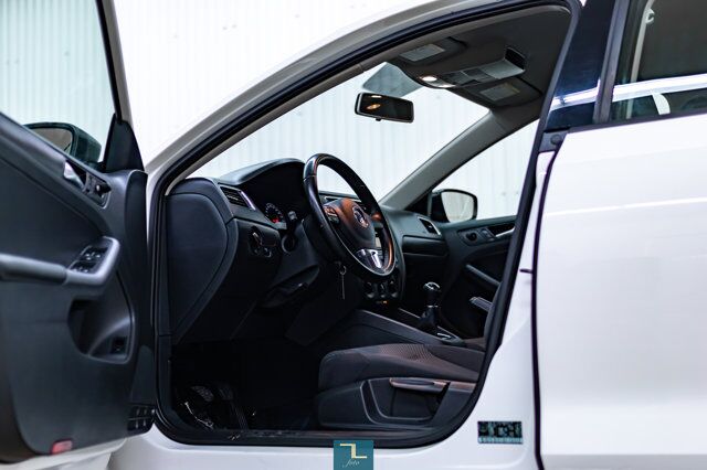 2013 Volkswagen Jetta Trendline Manual Red Deer AB