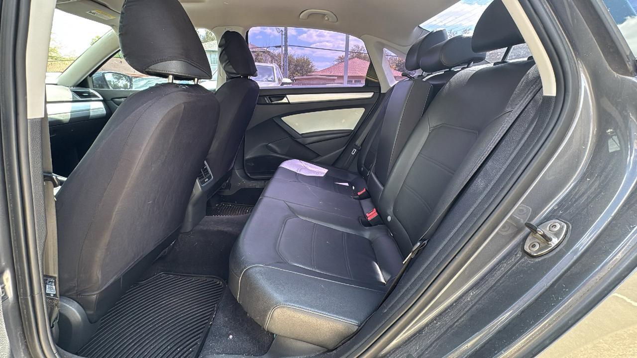 2013 Volkswagen Passat  Selma TX
