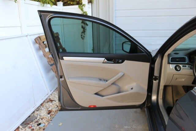 2013 Volkswagen Passat 2.0L Turbo Diesel TDI SE Sunroof Knoxville TN