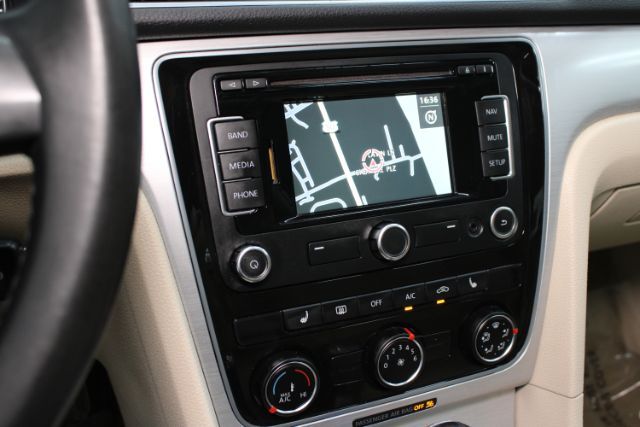 2013 Volkswagen Passat 2.5L SE Chantilly VA