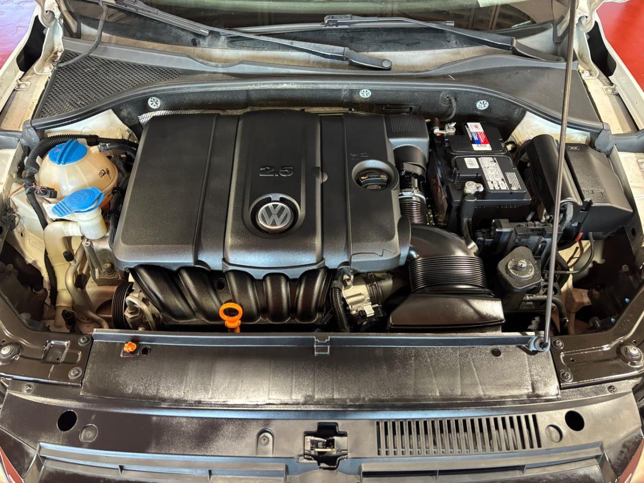 2013 Volkswagen Passat 2.5L SE Franklin OH