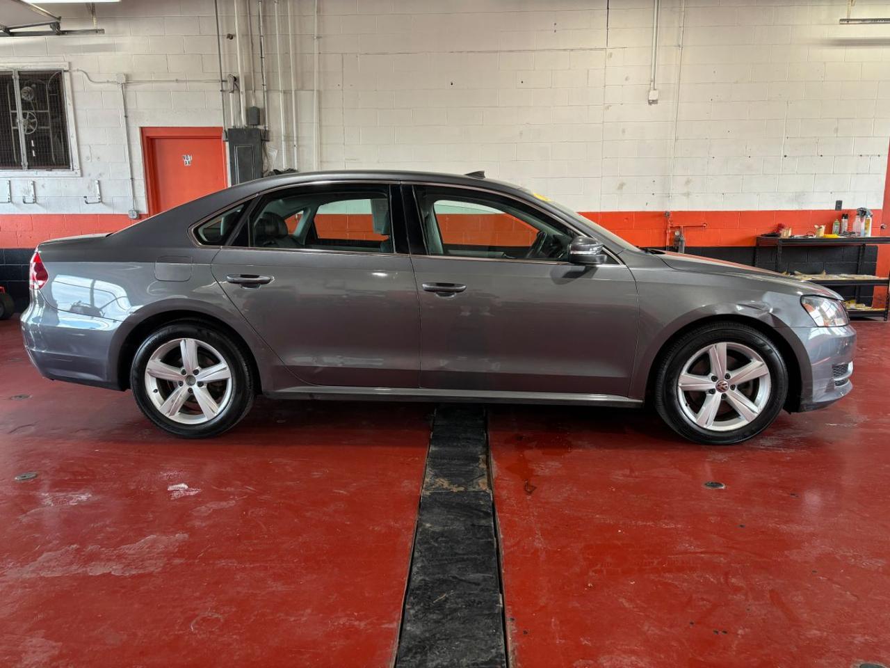 2013 Volkswagen Passat 2.5L SE