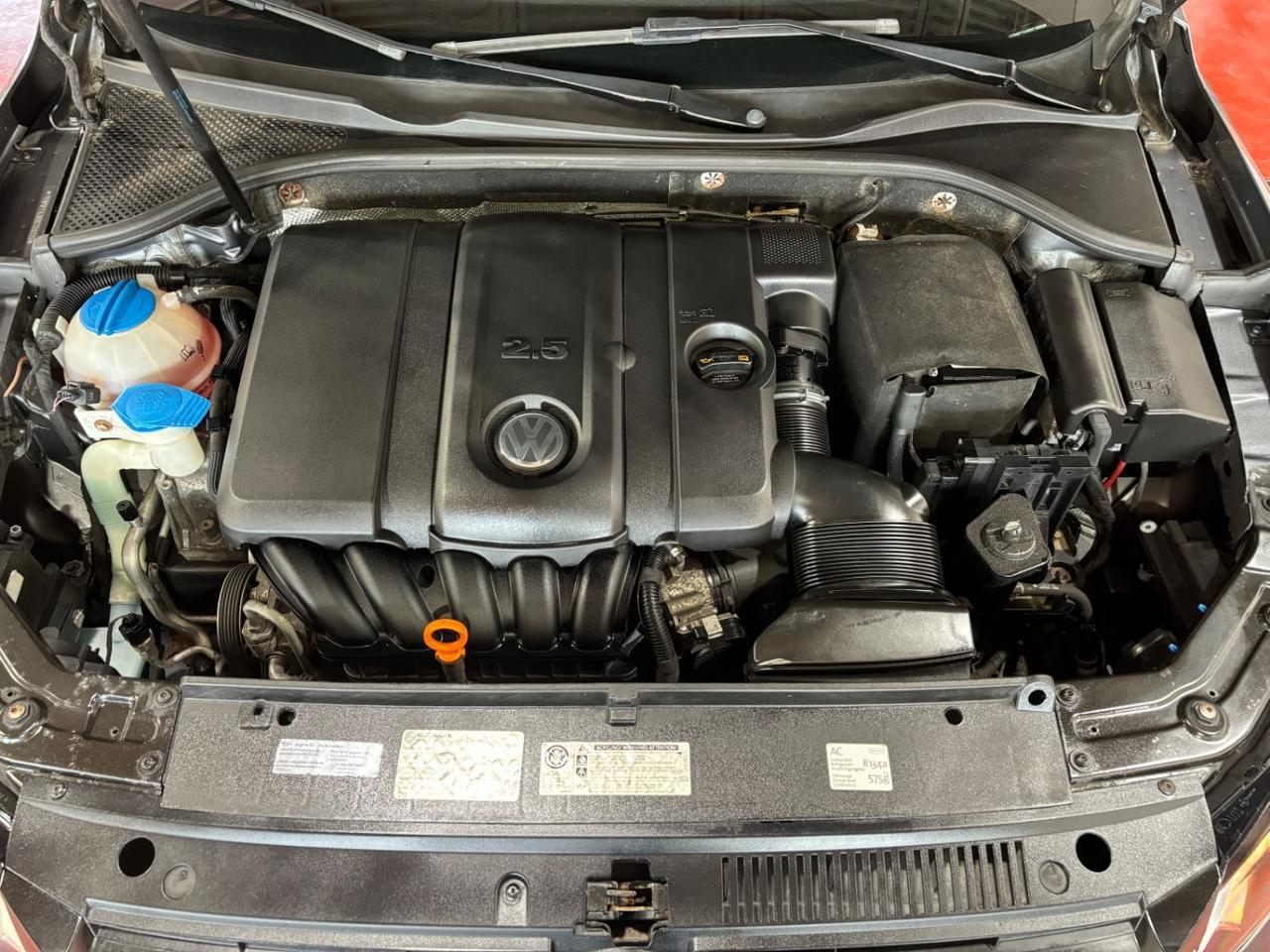 2013 Volkswagen Passat 2.5L SE Franklin OH