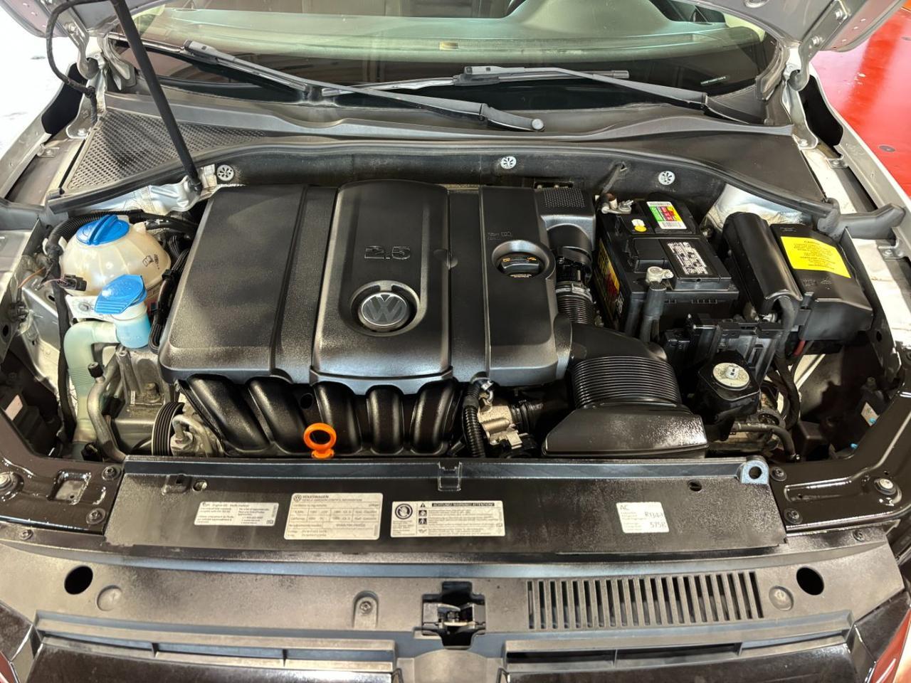 2013 Volkswagen Passat 2.5L SE Franklin OH