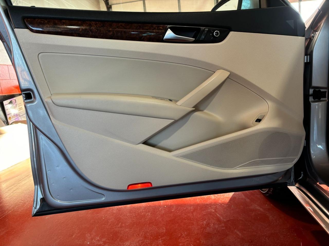 2013 Volkswagen Passat 2.5L SEL Premium Franklin OH