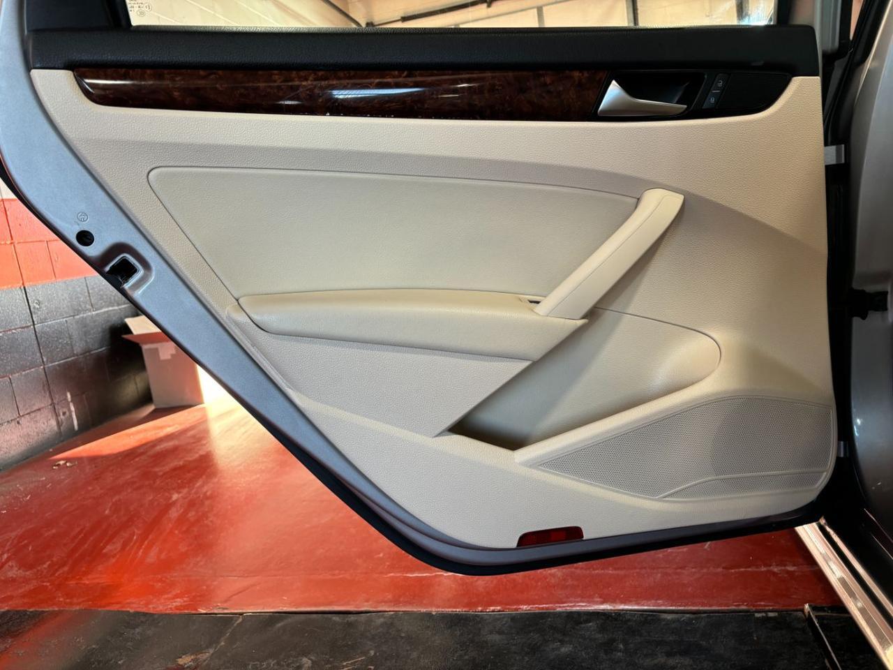 2013 Volkswagen Passat 2.5L SEL Premium Franklin OH