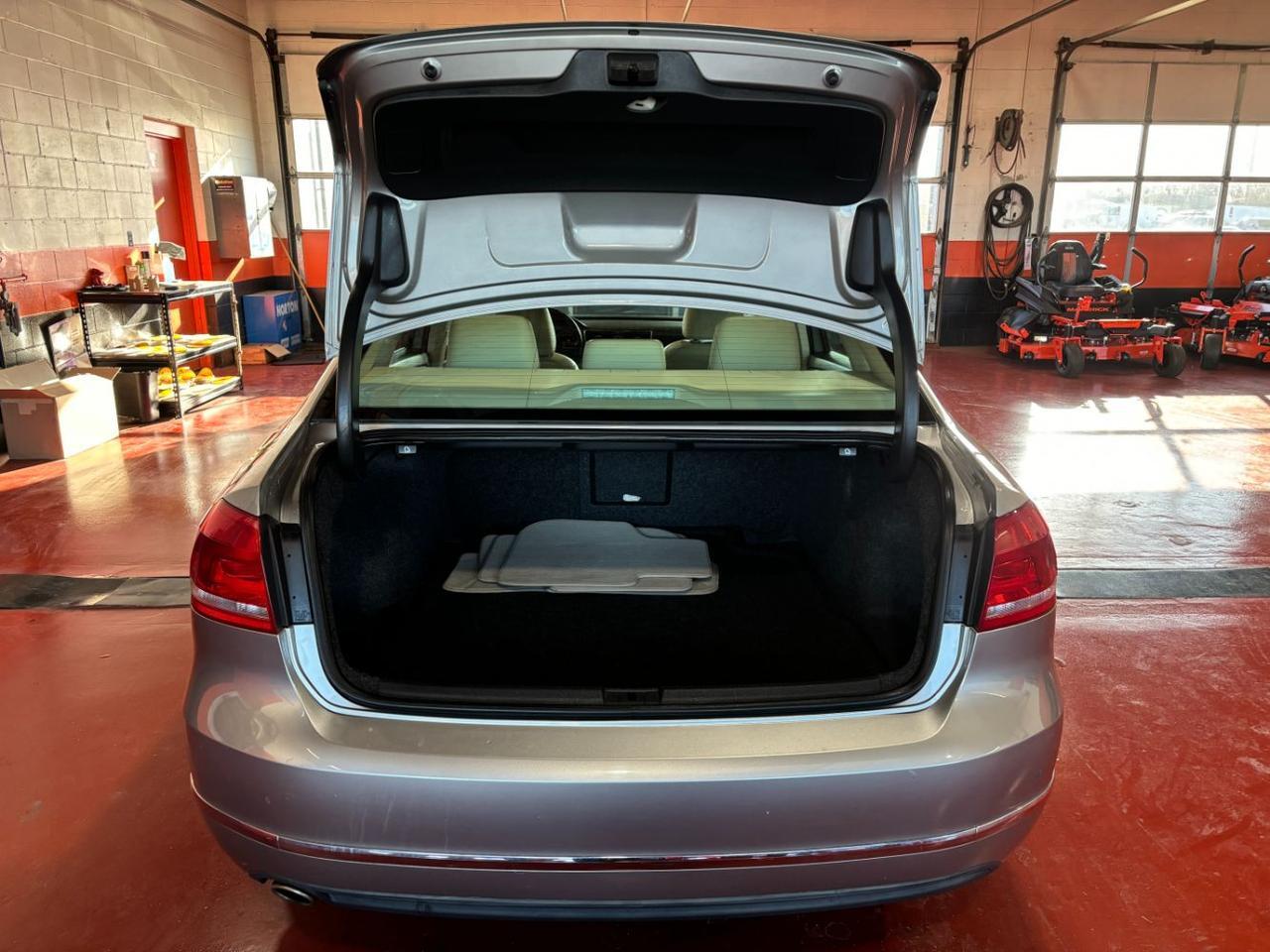 2013 Volkswagen Passat 2.5L SEL Premium Franklin OH