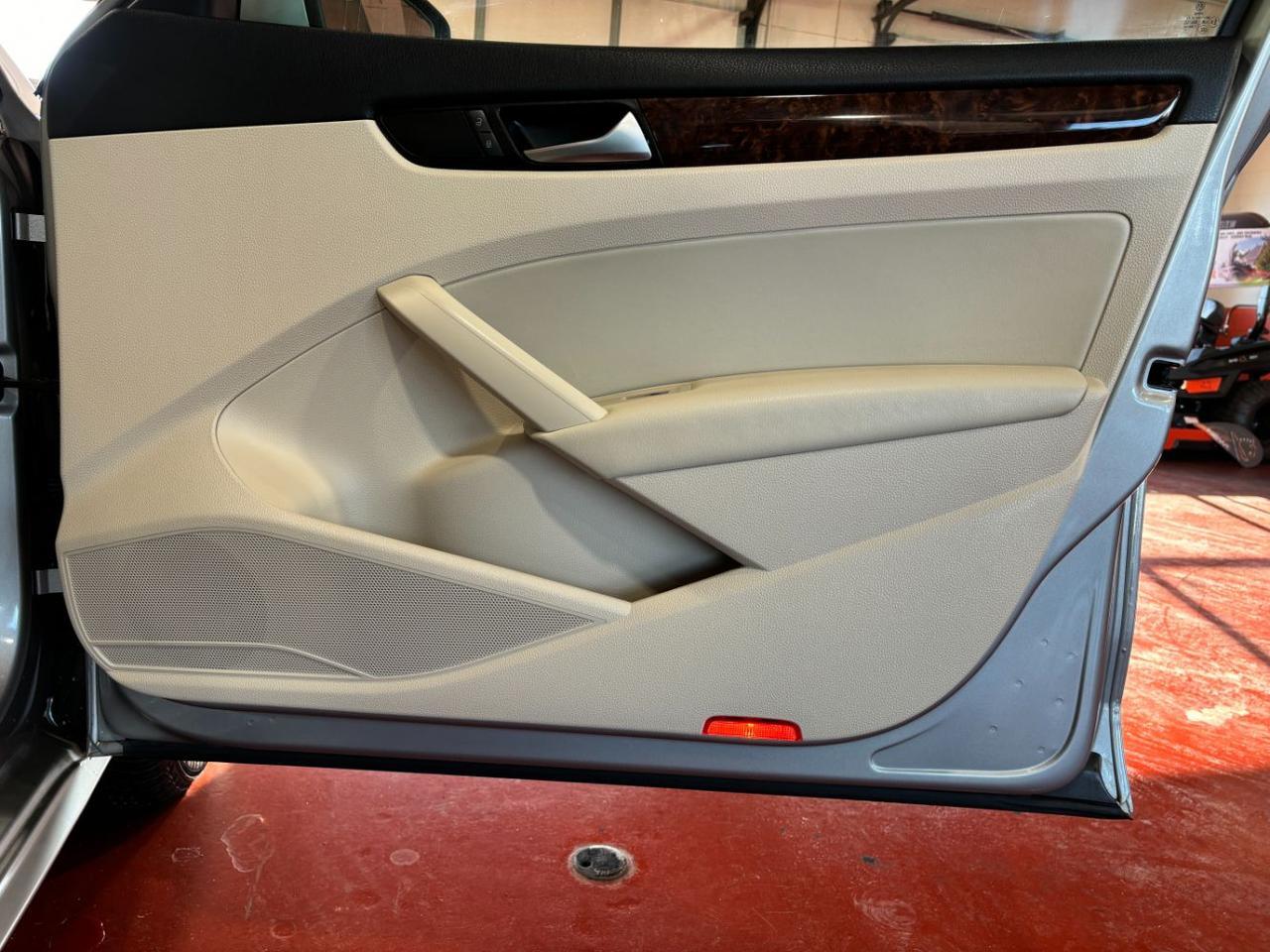 2013 Volkswagen Passat 2.5L SEL Premium Franklin OH