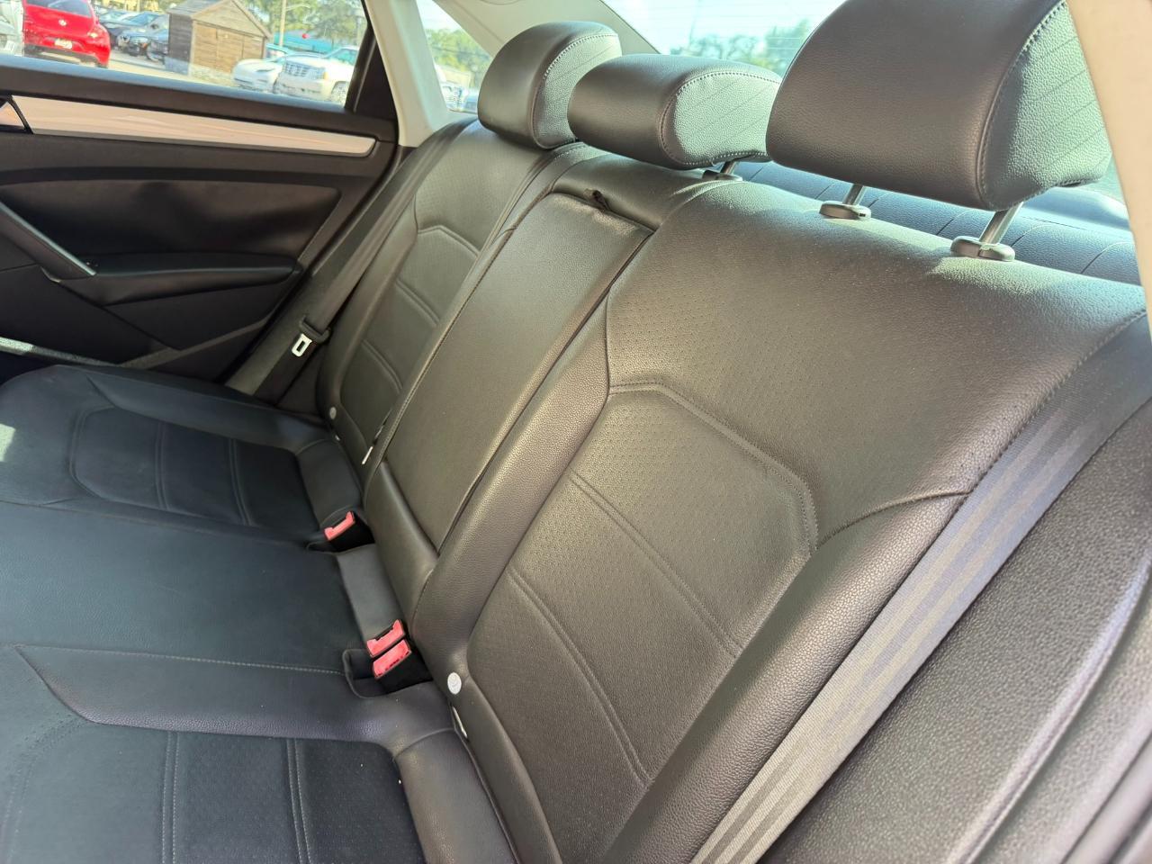 2013 Volkswagen Passat 4dr Sdn 2.5L Auto SE Jacksonville FL