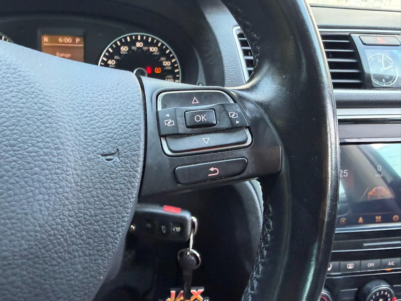 2013 Volkswagen Passat 4dr Sdn 2.5L Auto SE Jacksonville FL