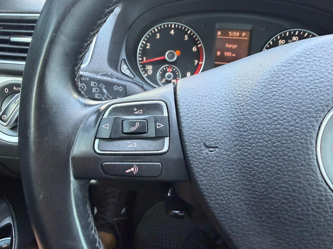 2013 Volkswagen Passat 4dr Sdn 2.5L Auto SE Jacksonville FL