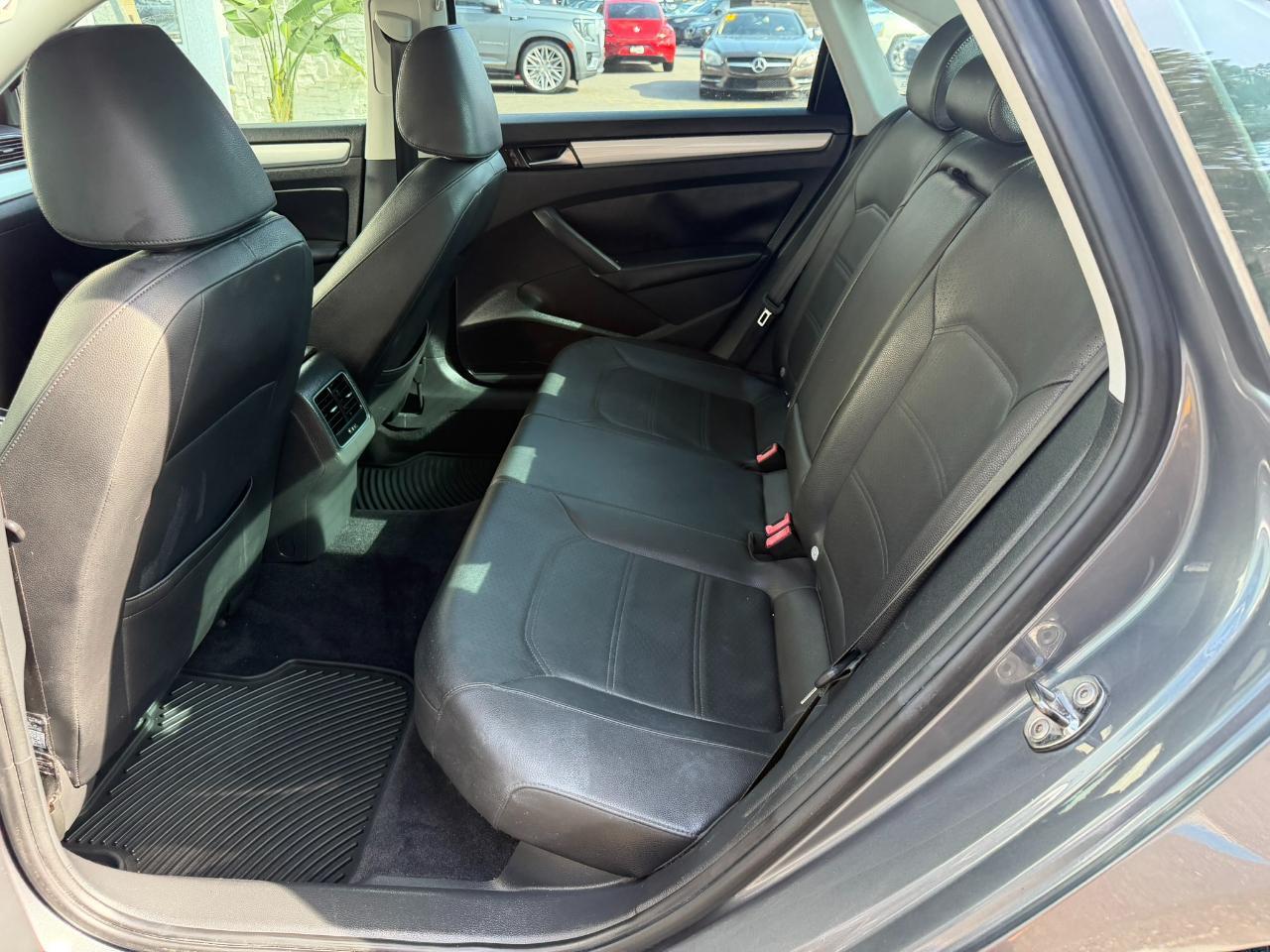 2013 Volkswagen Passat 4dr Sdn 2.5L Auto SE Jacksonville FL