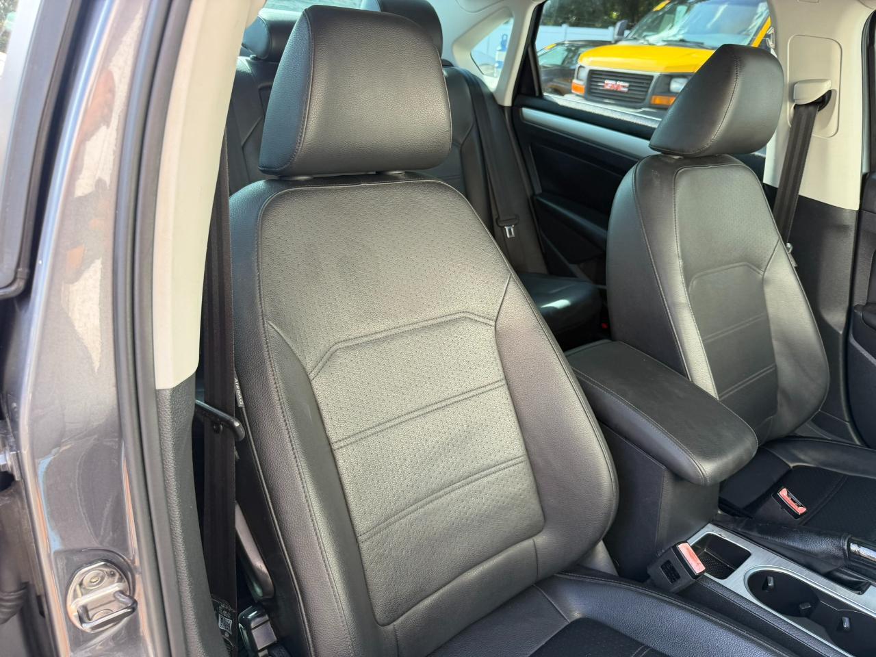 2013 Volkswagen Passat 4dr Sdn 2.5L Auto SE Jacksonville FL