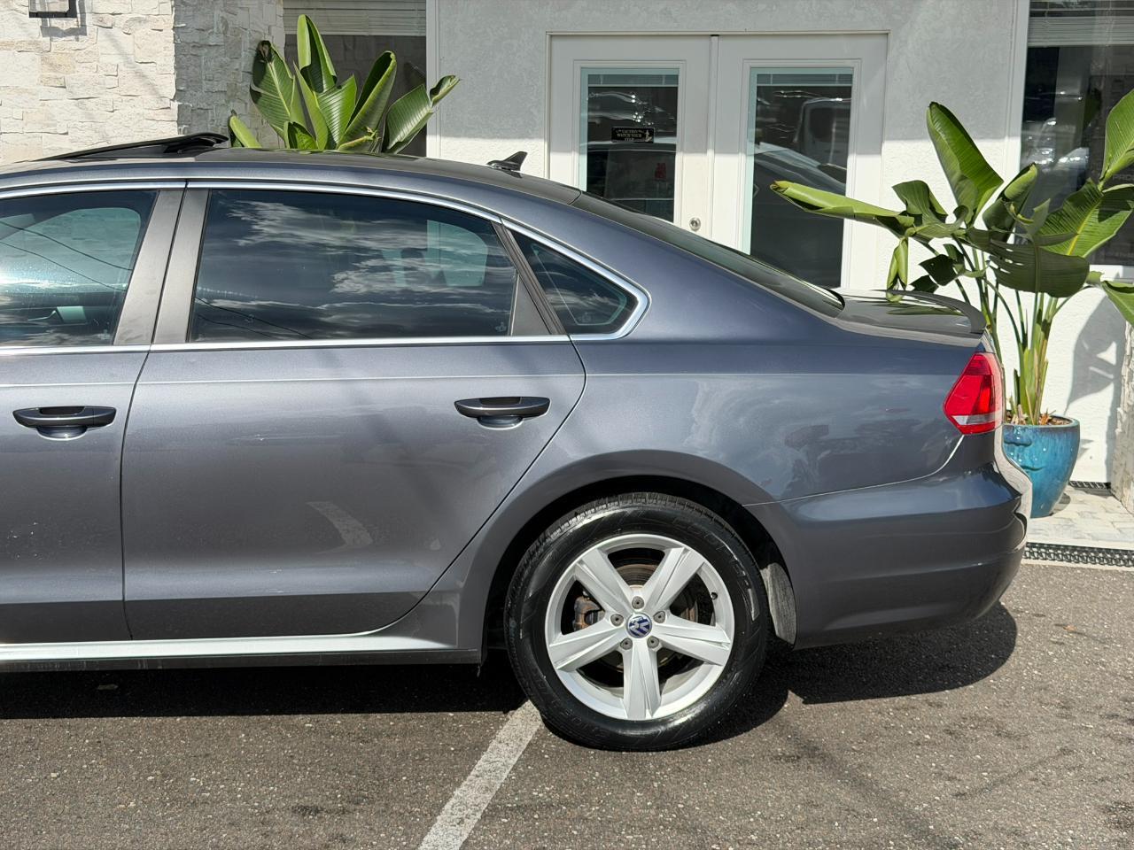 2013 Volkswagen Passat 4dr Sdn 2.5L Auto SE Jacksonville FL