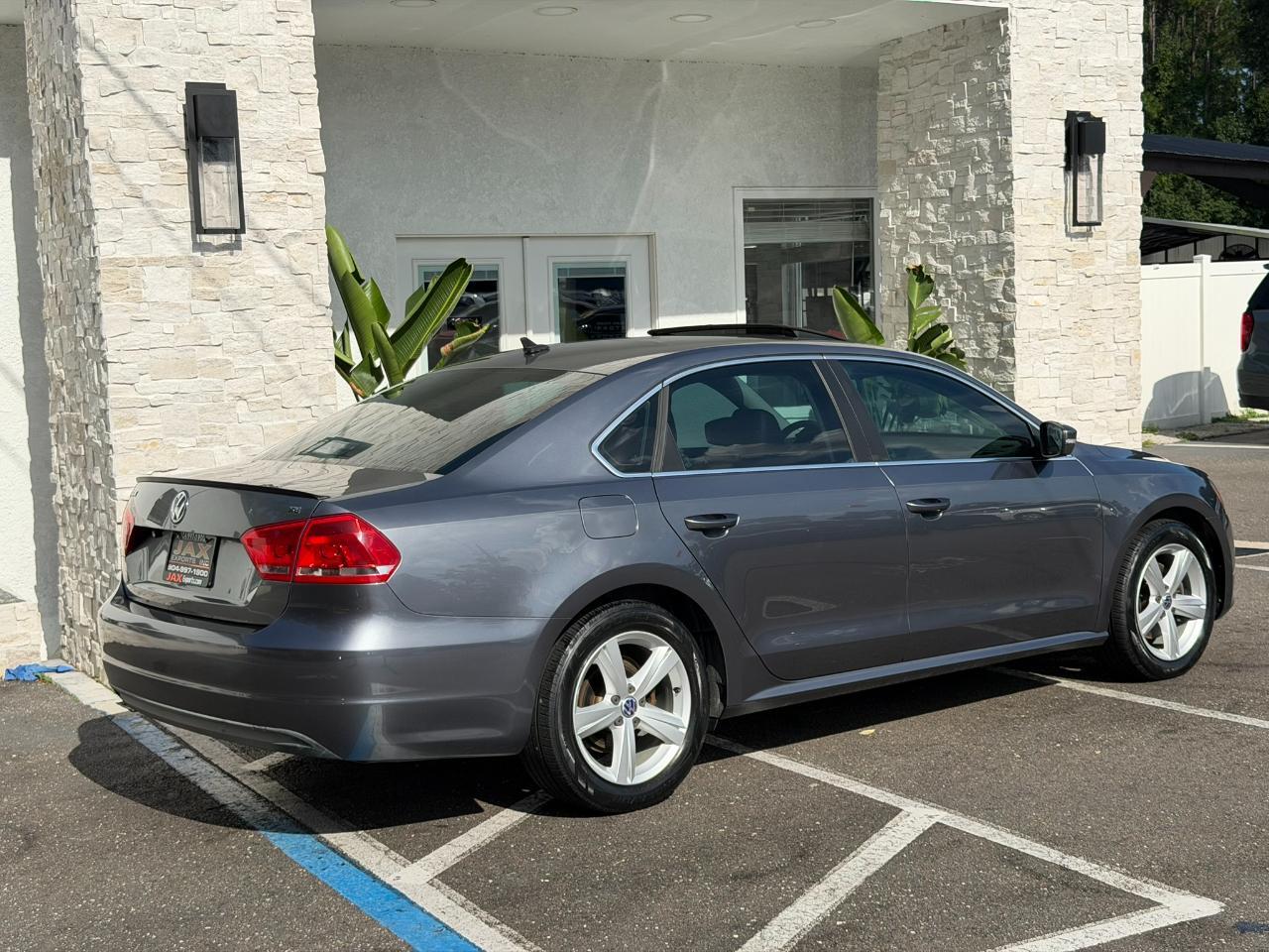 2013 Volkswagen Passat 4dr Sdn 2.5L Auto SE Jacksonville FL