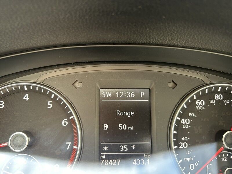 2013 Volkswagen Passat SE - FLORIDA CAR - RUST FREE - WELL MAINTAINED Whitinsville MA