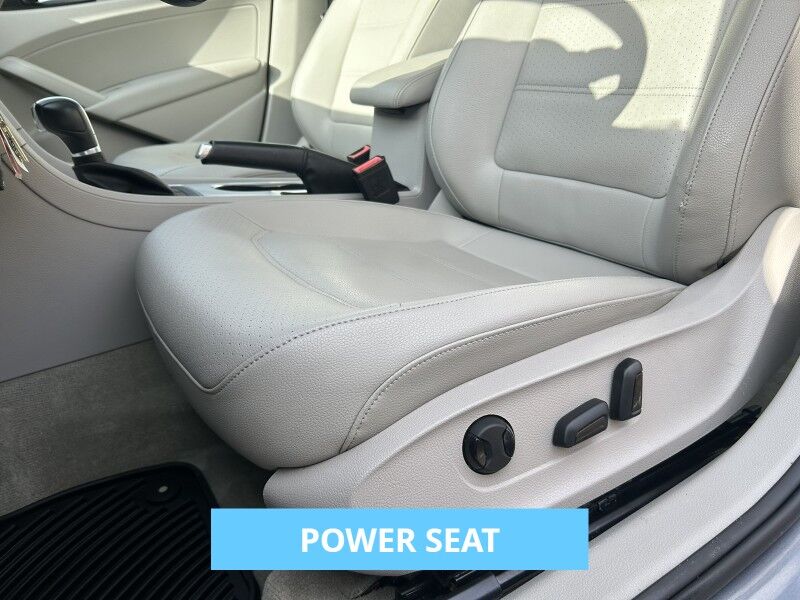 2013 Volkswagen Passat SE - FLORIDA CAR - RUST FREE - WELL MAINTAINED Whitinsville MA